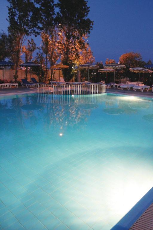 פליראקי Diamond Apartments מראה חיצוני תמונה