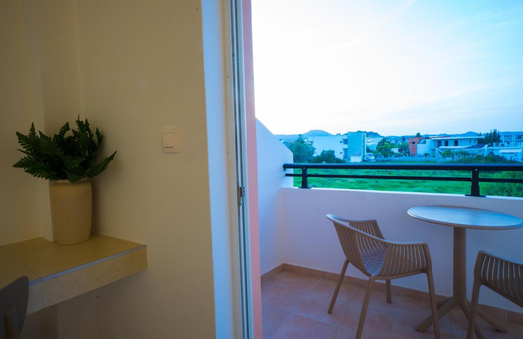פליראקי Diamond Apartments מראה חיצוני תמונה