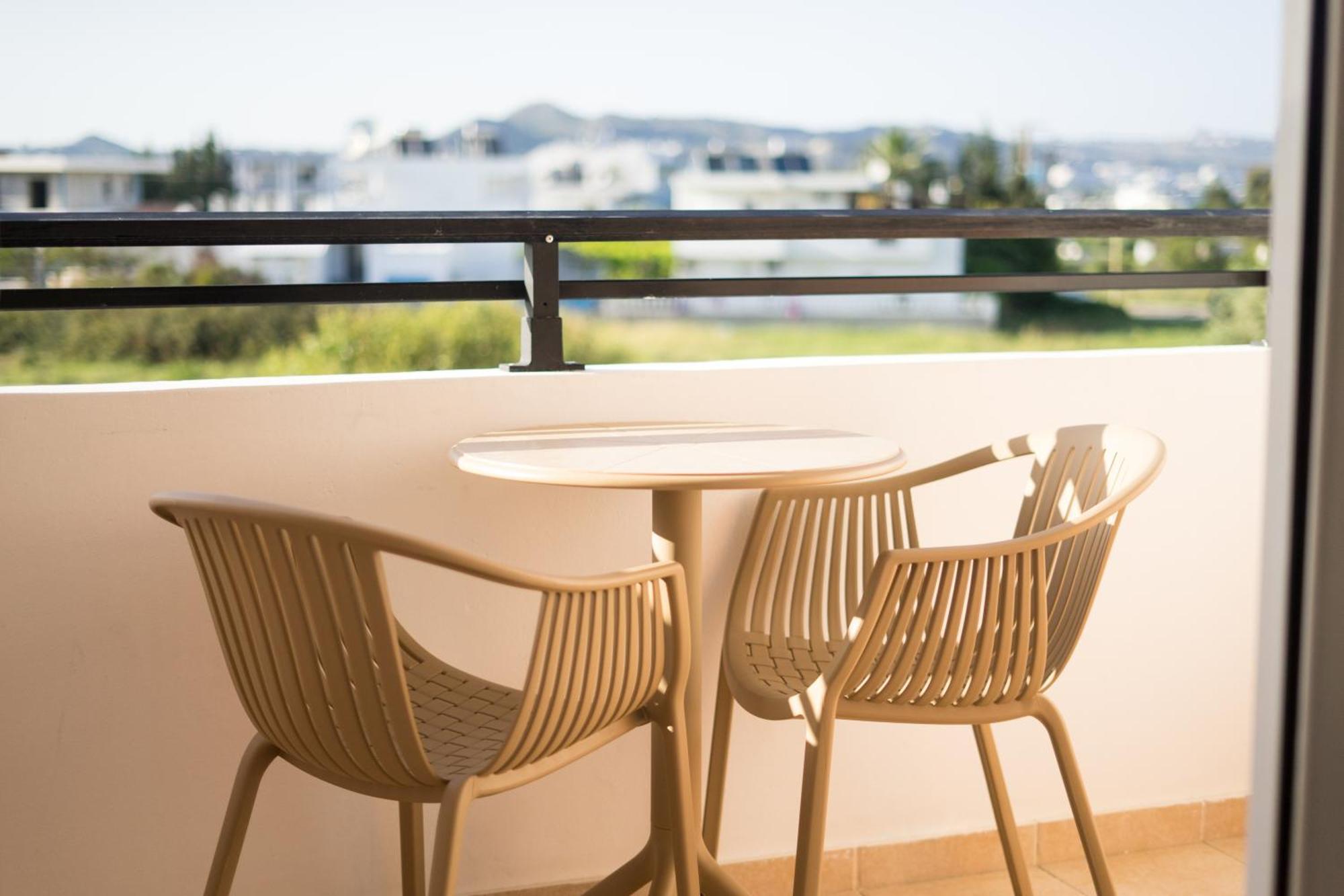 פליראקי Diamond Apartments מראה חיצוני תמונה